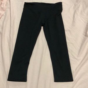 Fabletics Black capris leggings